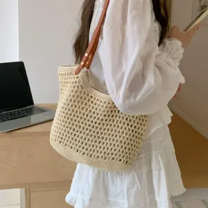 Large Capacity Bag Women's 2025 New Versatile One Shoulder Seaside Resort Beach Bag Woven Straw Commuter Tote Bag