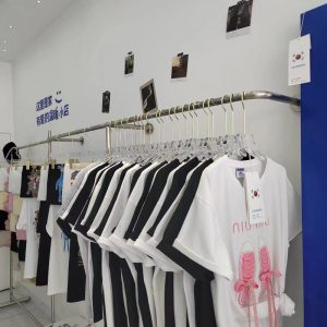 9.9 Free shipping a piece of drop shipping women's clothing 2025 new short-sleeved plus-size T-shirt wholesale 1 yuan summer stall source