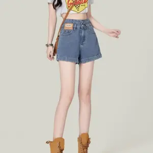 Women's summer 2025 hot wide-leg denim shorts, high-waisted double-breasted design, hot girl slim A-line shorts