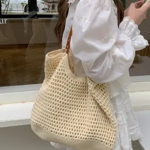 Large Capacity Bag Women's 2025 New Versatile One Shoulder Seaside Resort Beach Bag Woven Straw Commuter Tote Bag