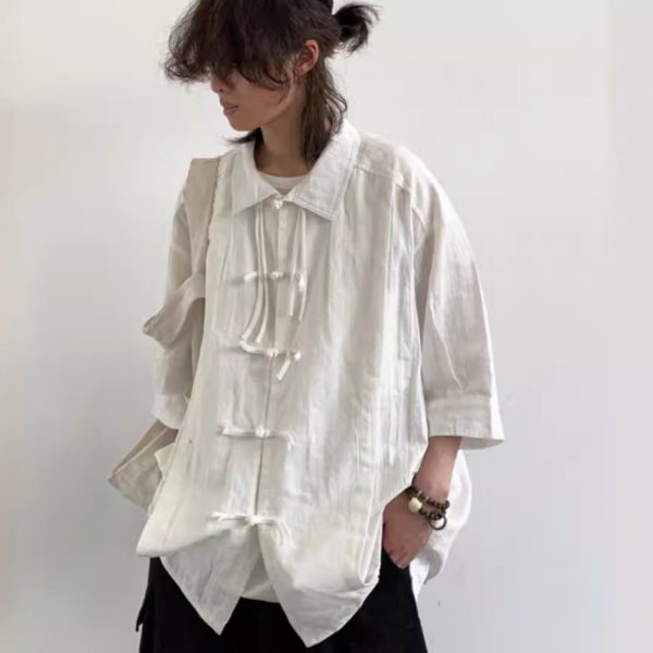 The summer model is worn with a national trendy new Chinese Hong Kong style youth shirt, a unisex couple, and a fashionable niche Tang jacket