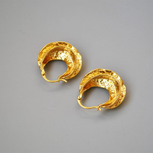 French Celi style Vintage hand-hammered embossed texture brass plated real gold swirl earrings earrings for women - Image 4