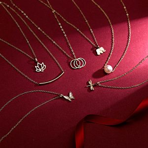 Cross-border popular European and American simple small animal necklace Hummingbird balance beam pearl necklace temperament women's clavicle chain