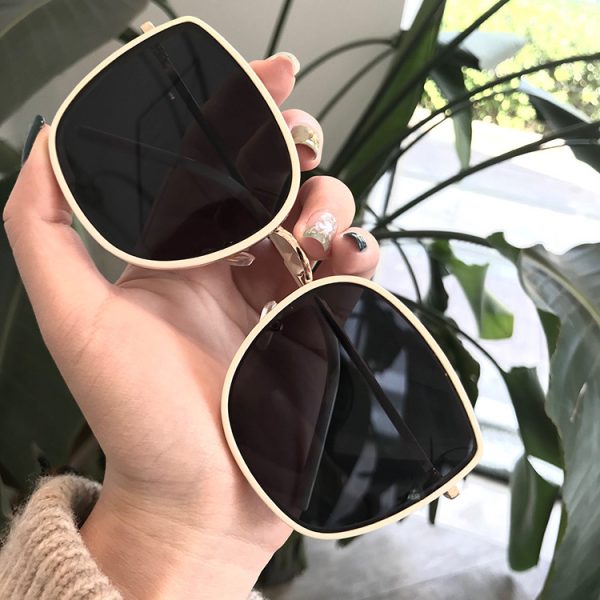Douyin beige sunglasses women's trend 2022 new large-frame Korean version of the trend glasses Internet celebrity with the same sunglasses - Image 2