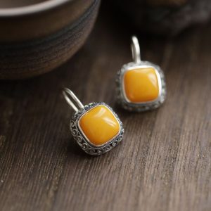 Literary vintage S925 silver inlaid southern red agate earrings small sugar cube women's European lace antique earrings