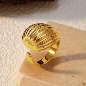 European and American fashion Internet celebrities hit glossy open butterfly rings, stainless steel, 18K gold-plated niche rings, jewelry, women