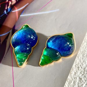 French high-end vintage second-hand jelly glass conch earrings heavy industry temperament gradient retro stud earrings