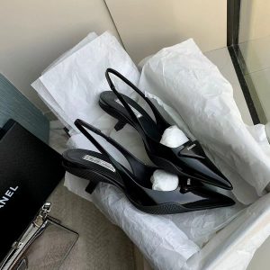 Cat heel toe sandals women's 2024 summer new pointed toe temperament fairy style single shoes low heel triangle mark French sandals