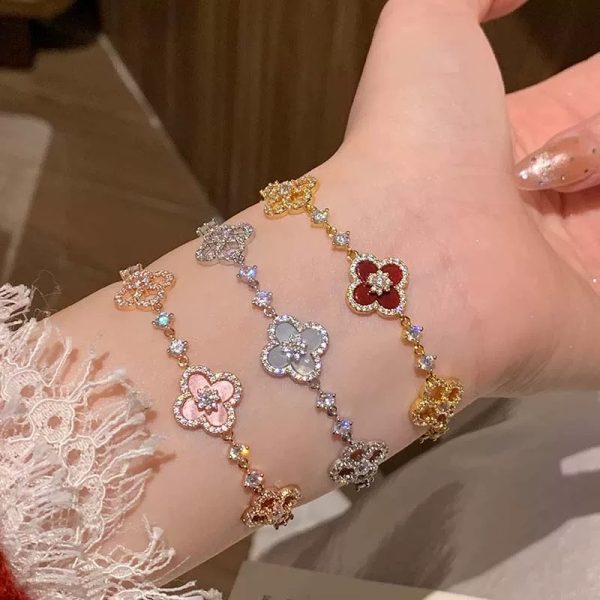 S925 sterling silver gold sense lucky four-leaf clover bracelet delicate white light luxury French adjustable hand ornament women