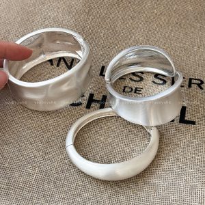 Vintage Brushed Irregular Cross Bracelet Women's Summer 2025 New Cold Wind Bracelet Niche Design Hand Ornament