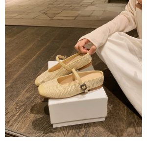 The leather version of the grape mother is the same style with a height increase of 5cm ~ vacation style straw weaving square head cool slippers for female lazy people versatile commuting semi-drags
