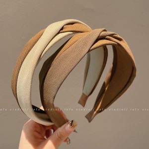 High skull top headband women's Internet celebrity 2024 new style of going out with a versatile headband to wash the face of the headband and wide-sided press hairpin headpiece