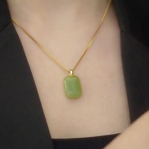 In 2023, the new popular necklace women's light luxury brand pendant emerald green white clavicle chain INS