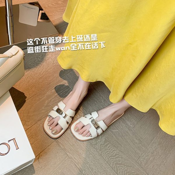 Simple and versatile wear sheepskin slippers on the outside, 2025 summer on the inside and outside, full leather silver buckle half-slippers, flat open-toe slippers for women