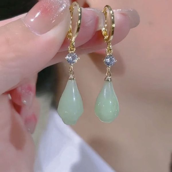 New Chinese Retro Elegant Green Magnolia Earrings Earrings 2024 New Simple and Exquisite Versatile Earrings Earrings