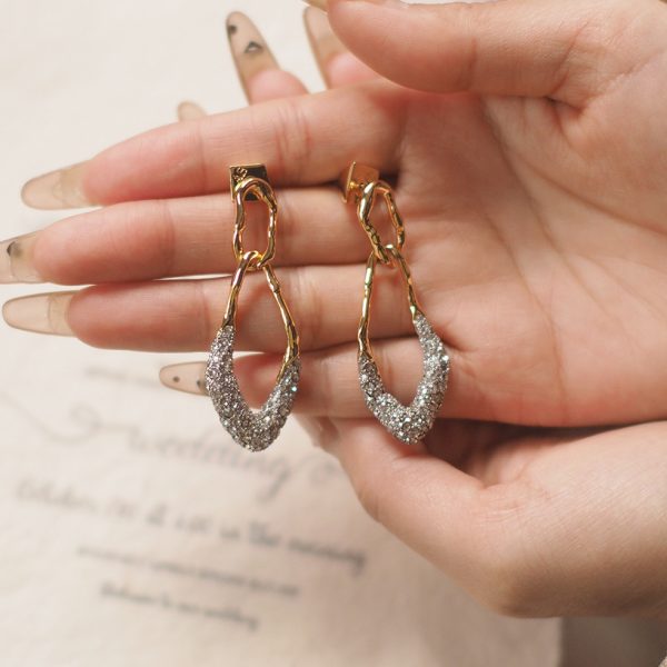 Retro niche geometric genius design heavy work retro light luxury special-shaped twist earrings earrings without ear piercings - Image 2