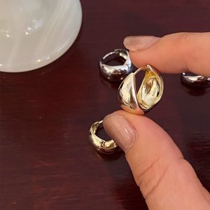Water drop earrings, women's niche design, light luxury, high-end temperament, simple French fashion circles, ins-style earrings