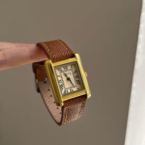 French vintage niche belt watch women's simple light luxury brand luxury luxury student temperament Roman dial