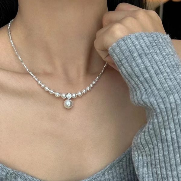 Flash diamond broken silver pearl necklace women's 2023 new hot design sense high-end clavicle chain light luxury niche necklace - Image 2