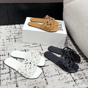 2025 Luo Jiaxia new hollow leather slippers wear a strap slippers on the outside, daily versatile open-toe sandals, women's shoes