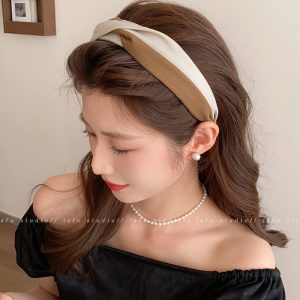 High skull top headband women's Internet celebrity 2024 new style of going out with a versatile headband to wash the face of the headband and wide-sided press hairpin headpiece