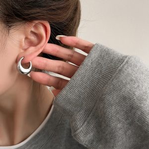 French vintage slim earrings, female niche temperament, water drop earrings, cold wind, exquisite metal earrings, earrings