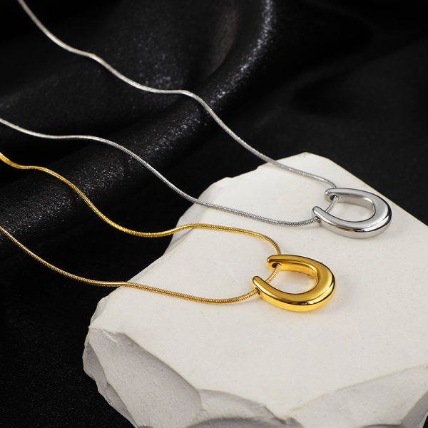 European and American fashion titanium steel does not fade geometric U-shaped necklace women's ins hip hop high-end niche design collarbone chain