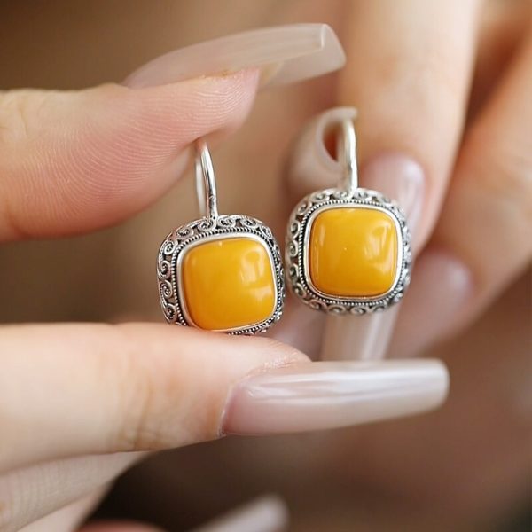 Literary vintage S925 silver inlaid southern red agate earrings small sugar cube women's European lace antique earrings
