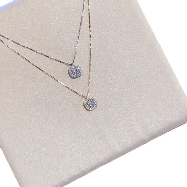 Small square diamond flash diamond necklace accessories female niche design, light luxury temperament, high-end sense ins cold wind clavicle chain - Image 5