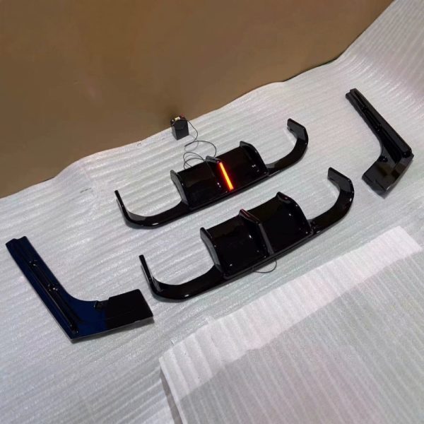 Applicable to 13-19 BMW 3 Series modified M3 surround with lighted rear lip F30F35V square light vertical bar light surround kit