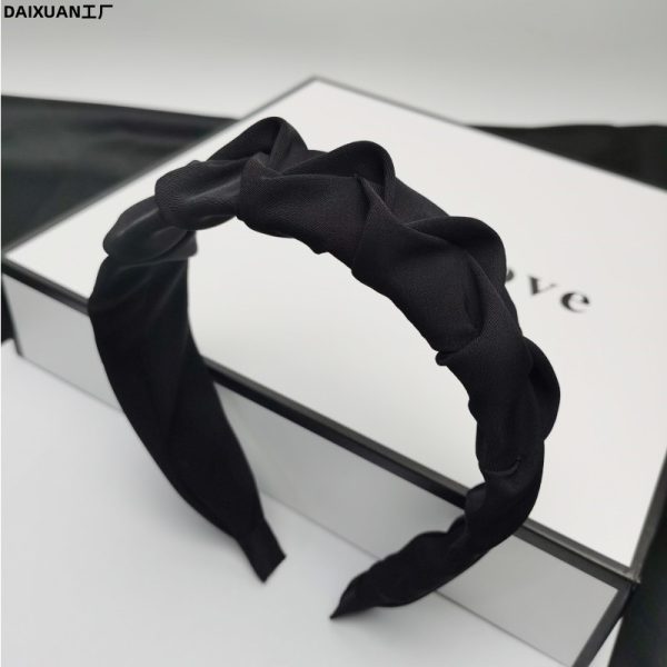 High-end black pleated headband female Korean temperament going out with pressure headband simple hairband 2024 new style
