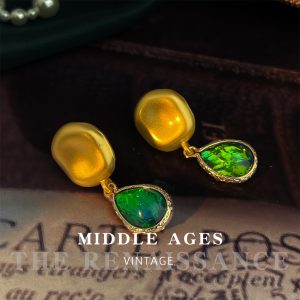 Aurora shell ~ vintage medieval French vintage abalone shell earrings collection of literary and artistic light luxury court style earrings