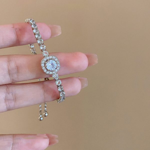 Titanium steel does not fade Korean vintage pearl bracelet women's ins style high-end niche titanium steel bracelet couple bracelet