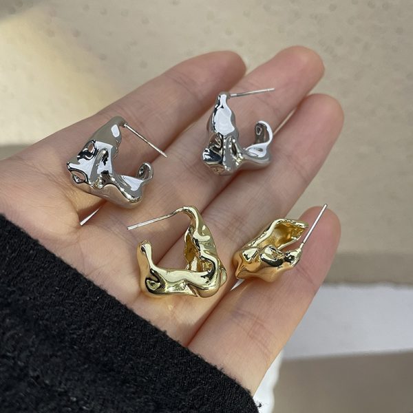Irregular pleated lava earrings fashion vintage french stud earrings simple design sense temperament fashion earrings wholesale