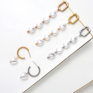 Niche simple faux pearl long earrings French versatile atmospheric twist love earrings fashion accessories