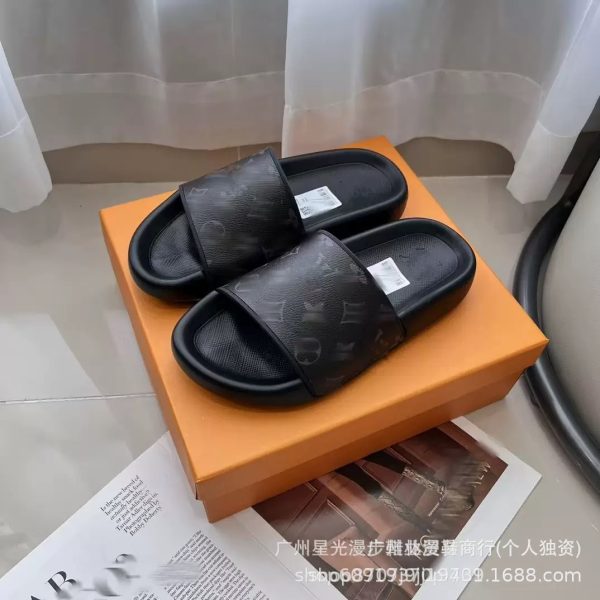 Foreign trade L home new letter embossed slippers men's 2024 spring and summer flat-bottomed top layer cowhide versatile slippers women - Image 3