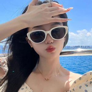 White cat-eye sunglasses, net red sunglasses, 2025 new ins, European and American hot girl style, photo women, high-end
