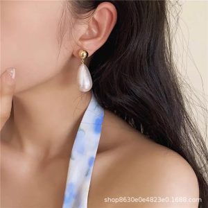 Retro little princess port style temperament water drop imitation pearl simple earrings atmospheric French versatile S925 silver earrings for women
