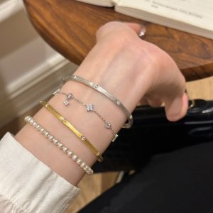 French vintage Italy eight-star mango brushed bracelet with diamonds, delicate niche design, light luxury and versatile women's hand jewelry