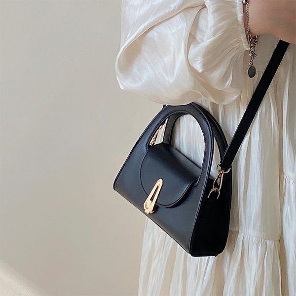 Niche design, high-end retro lock handbag, women's Korean style, temperament, versatile fashion, shoulder bag, crossbody bag, trendy - Image 4