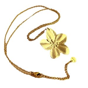 European and American high-end light luxury necklace feminine fashion flower irregular versatile titanium steel collarbone chain ins necklace