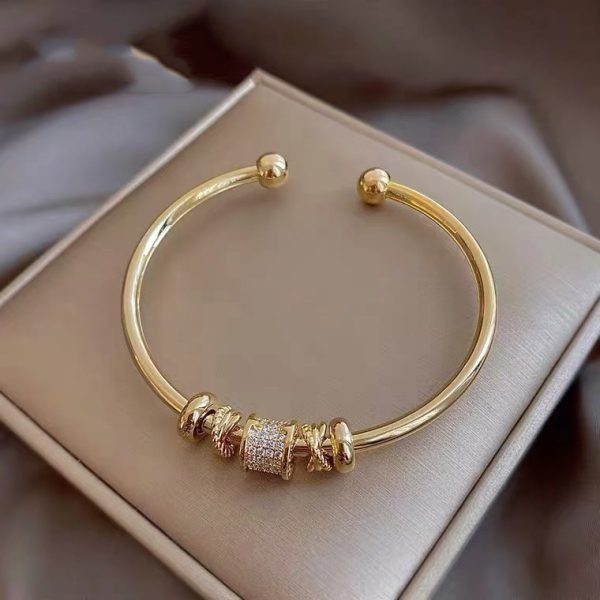 Sense of luxury, light luxury, niche bracelet, women's opening, design, adjustable small waist, cold wind, high-end hand jewelry