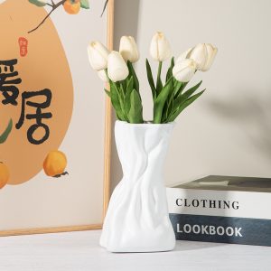 Plastic imitation ceramic entrance decorations, ornaments, living room, office, TV, chest of drawers, home vases, vases, vases