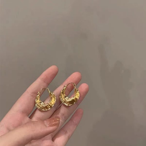 French vintage metal pleated earrings, niche design, new cool style simple earrings, earrings