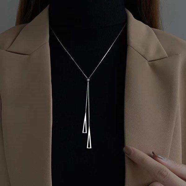 Cold wind triangle sweater chain female autumn and winter ins metal wind niche long necklace geometric pull necklace