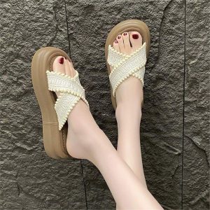 Vintage platform Birkenstocks, beach resort sandals, cross-strapped knitted women's shoes, summer outerwear, new 2025