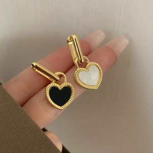 Black and white double sided love lock earrings French vintage luxury fashion commuter earrings exquisite and versatile earrings wholesale