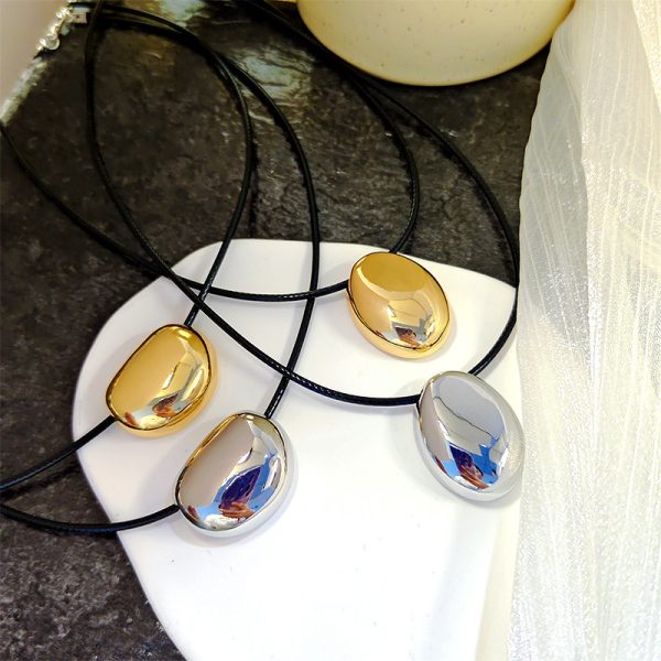 European and American cold style necklace, female niche fashion design, fashionable collarbone chain, three-dimensional irregular, light luxury necklace - Image 2