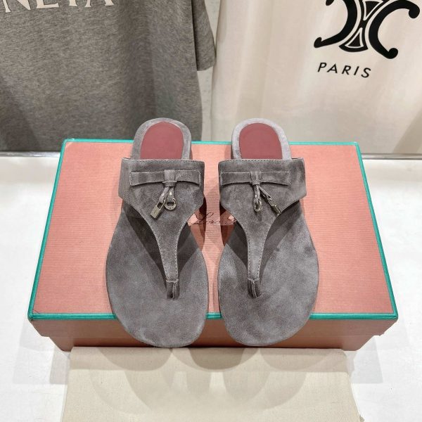 2025 New High Edition LP Summer Retro Sheep King Leather Strap Flat Slippers Shoes Women's Toe Lock Pendant Flip Flops - Image 3