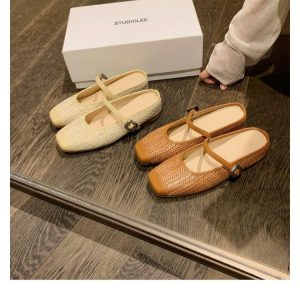 The leather version of the grape mother is the same style with a height increase of 5cm ~ vacation style straw weaving square head cool slippers for female lazy people versatile commuting semi-drags